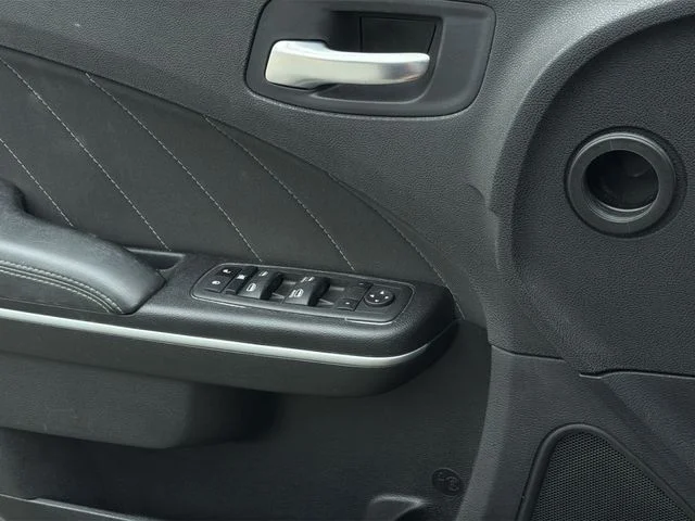 Used 2022 Purple Dodge R/T Scat Pack image 34