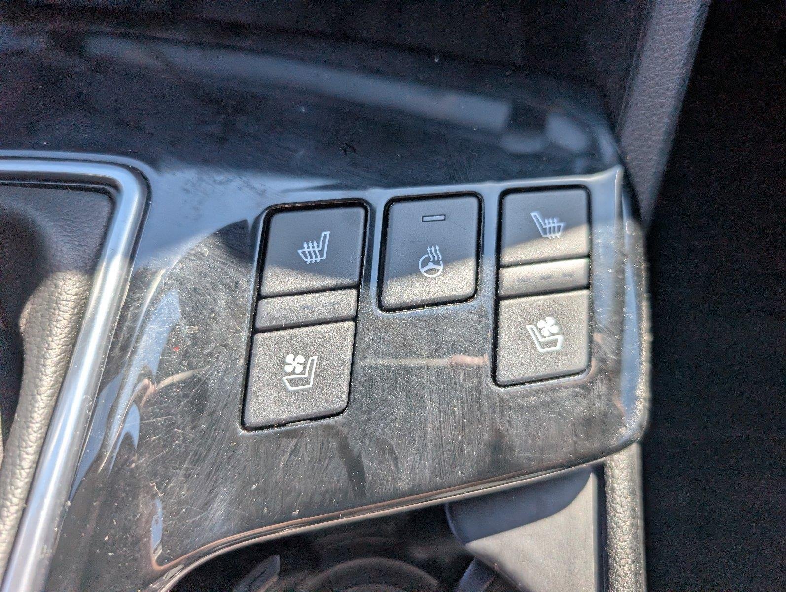 Used 2025 Wolf Gray Kia SX-Prestige image 22