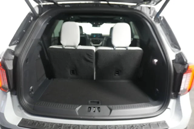 New 2027 Avalanche Gray Ford Platinum™ image 29