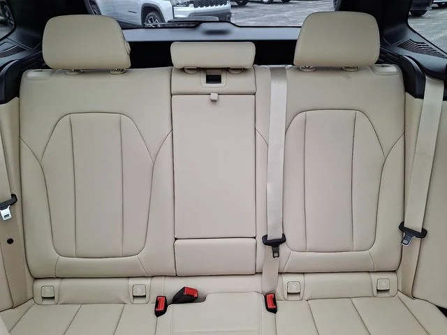 Used 2021 Gray BMW xDrive30i image 19