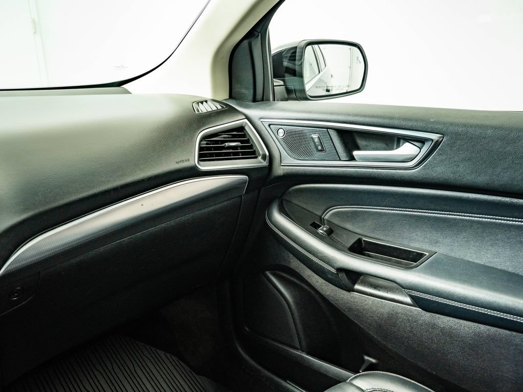 Used 2019 Agate Black Metallic Ford Titanium image 39