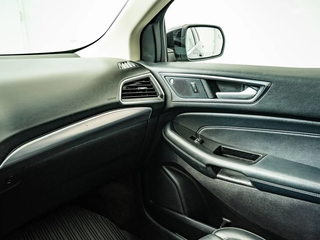 Used 2019 Agate Black Metallic Ford Titanium image 39