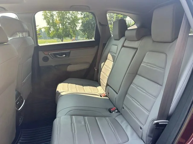 Used 2018 Basque Red Pearl II Honda Touring image 15
