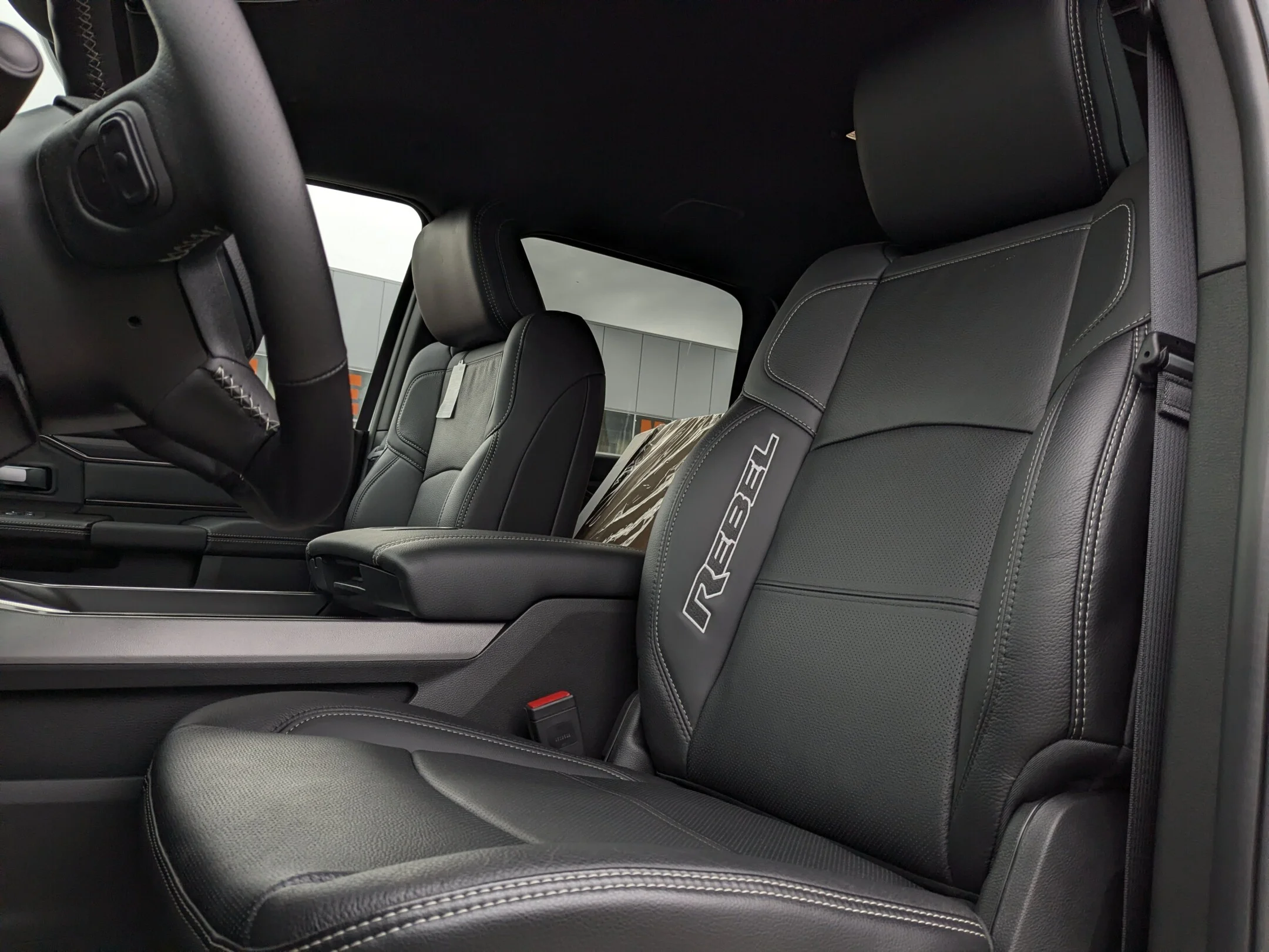 New 2026 White RAM Rebel - - Level 1 Grp - 5th Wheel/Gooseneck Prep - Ventilated Leather Seats - Alpine Audio & More! image 14