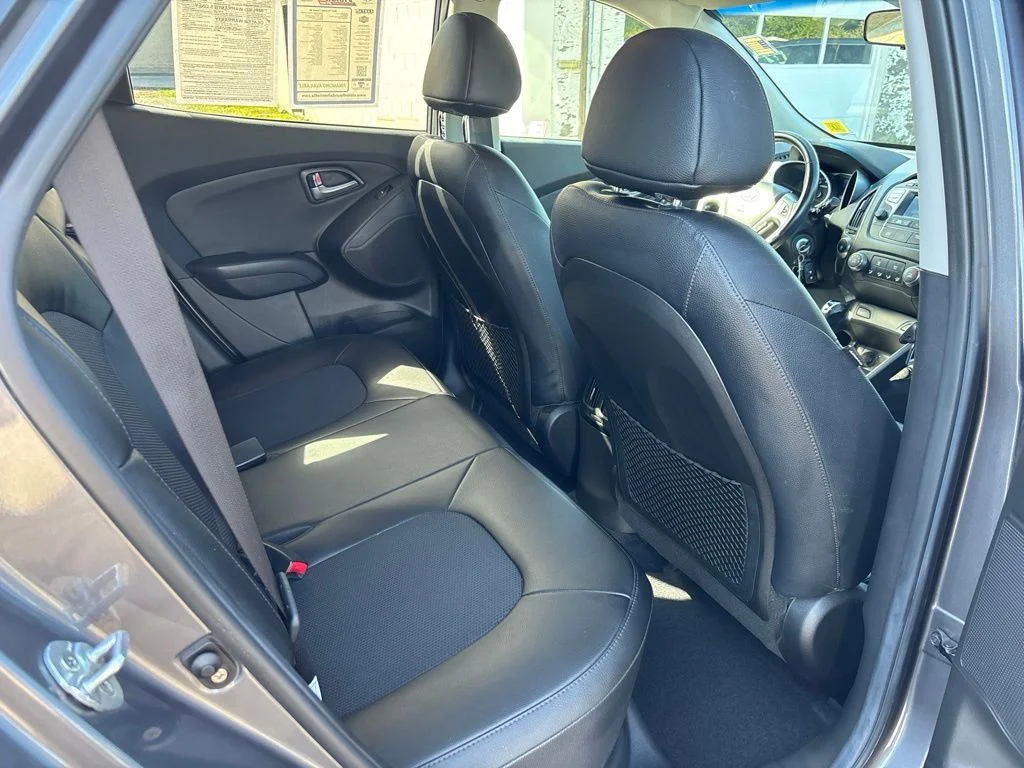 Used 2015 Gray Hyundai SE image 27