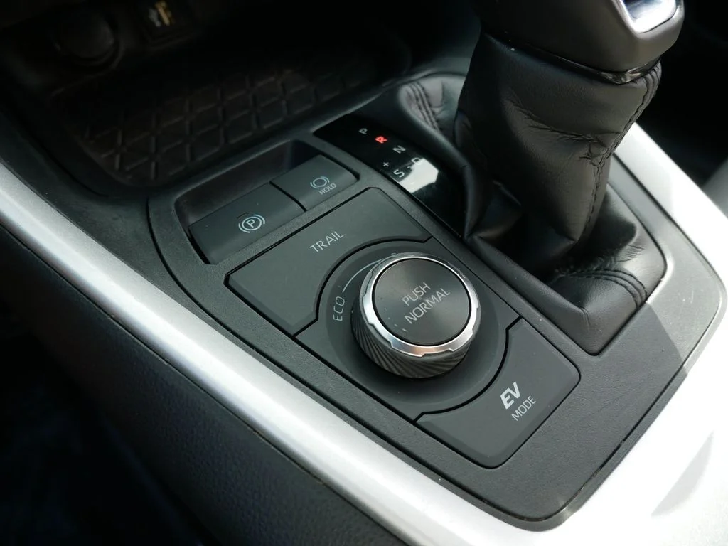 Used 2024 Beige Toyota XLE Premium image 23