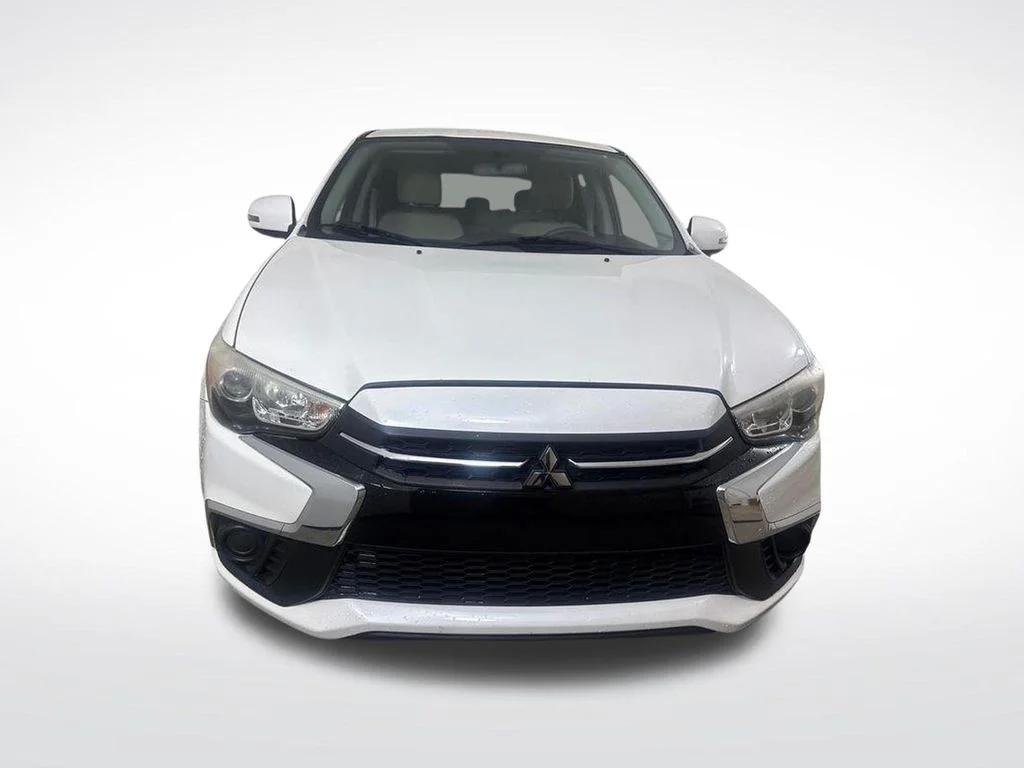 Used 2018 White Mitsubishi 2.0 ES image 14