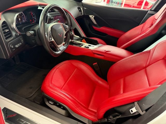 Used 2019 White Chevrolet Grand Sport image 7