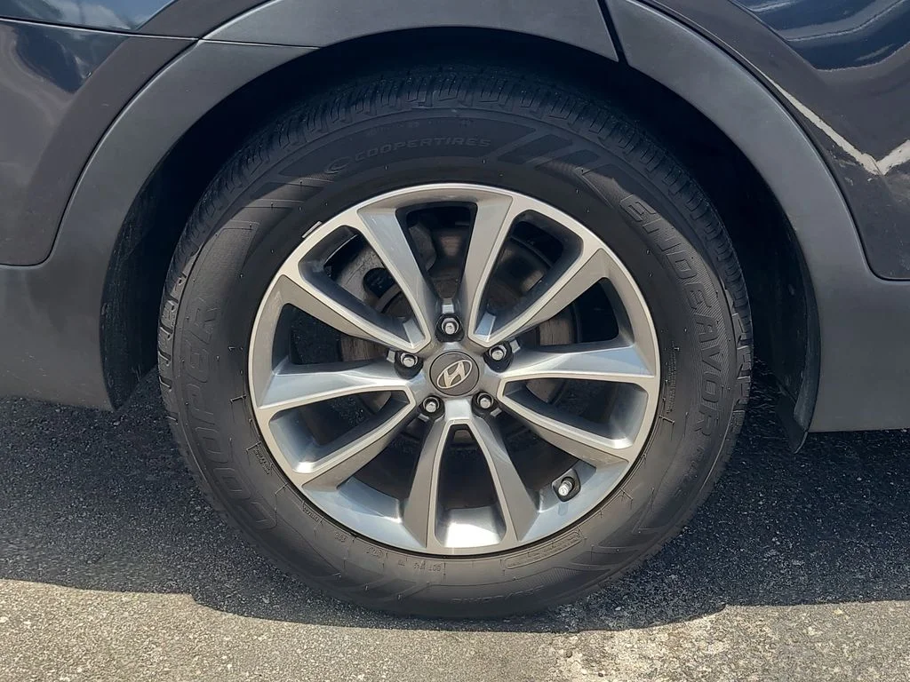 Certified Used 2017 Blue Hyundai SE image 5