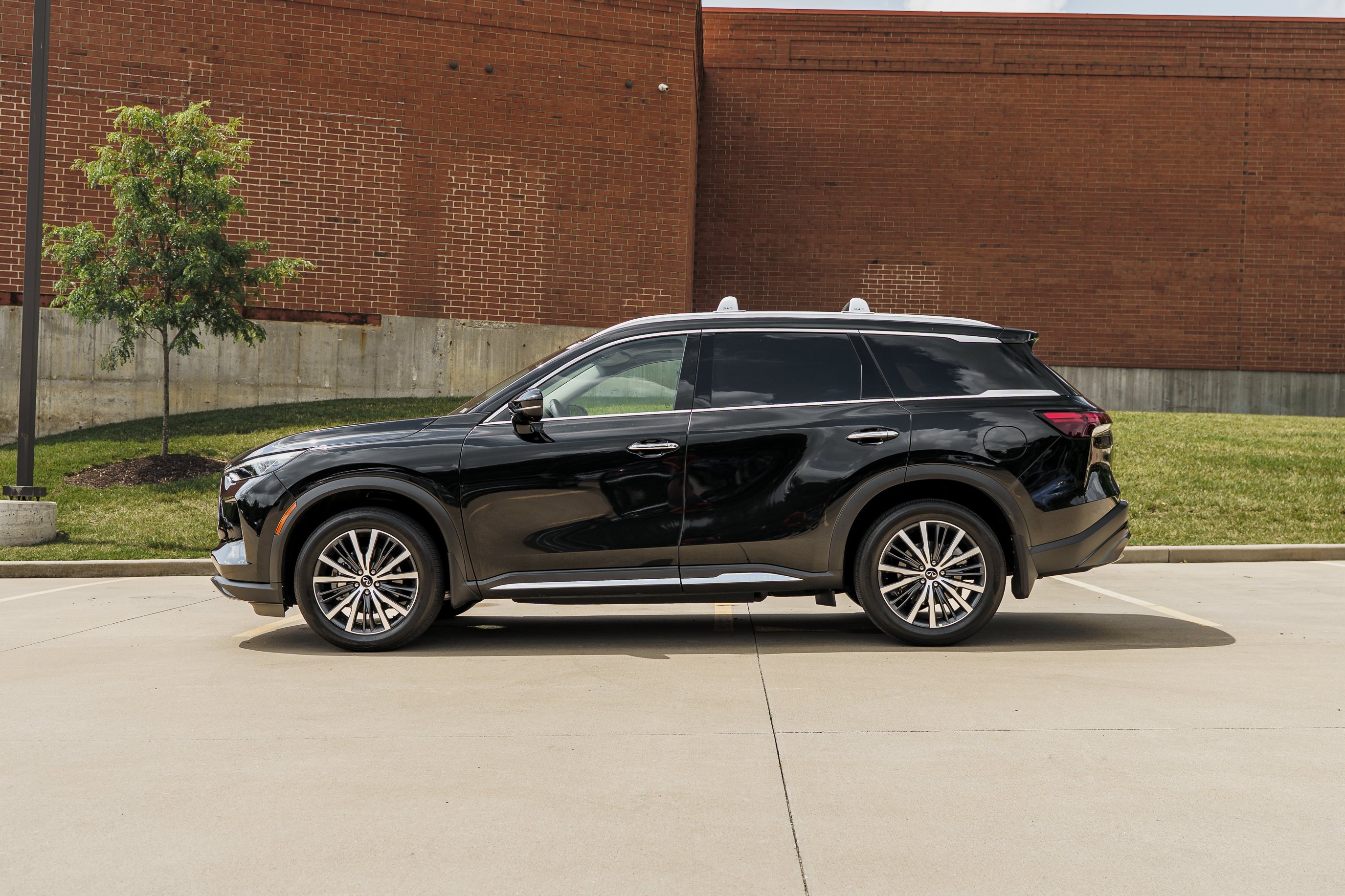 Used 2024 Mineral Black INFINITI SENSORY image 6