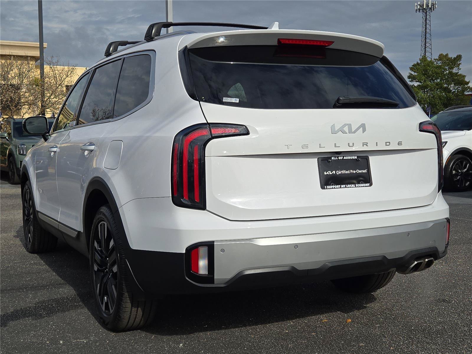 Used 2024 White Kia SX image 9