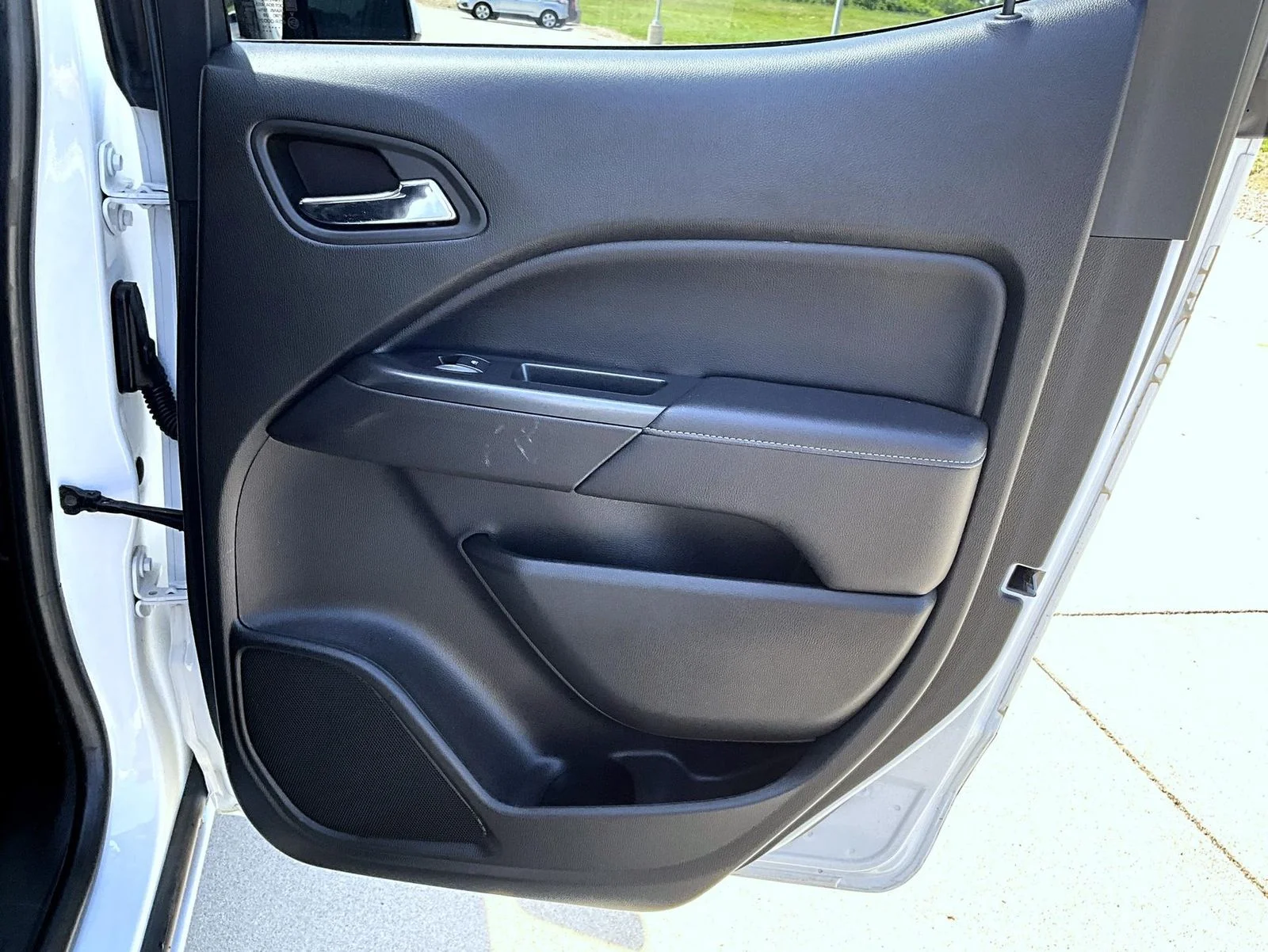 Used 2019 White GMC SLE1 image 18