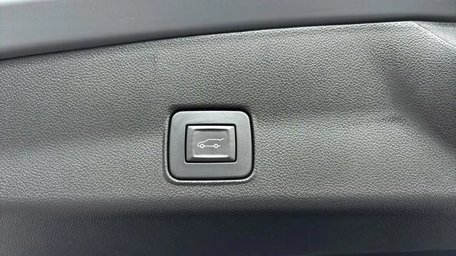 Used 2025 Sterling Gray Metallic Chevrolet RS image 33