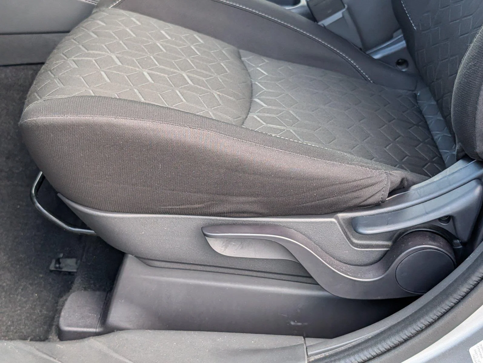 Used 2025 Alloy Silver Metallic Mitsubishi ES image 11
