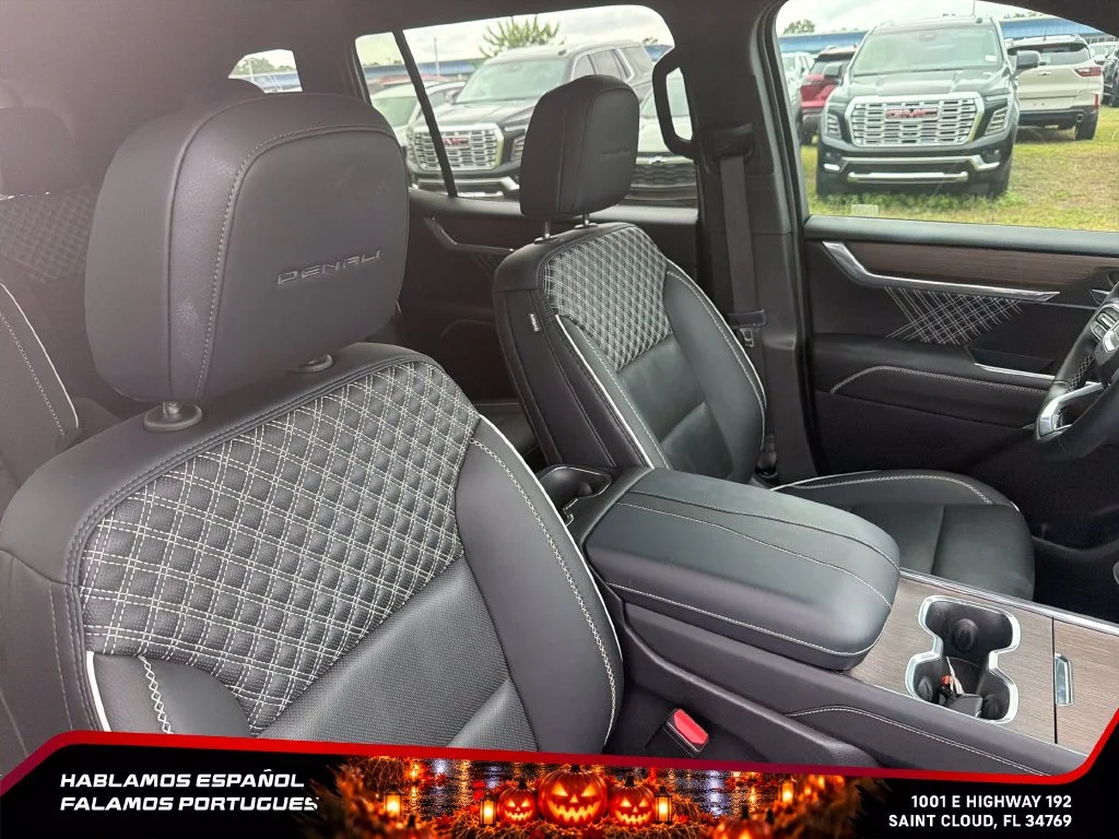 Used 2024 White Frost Tricoat GMC Denali image 35