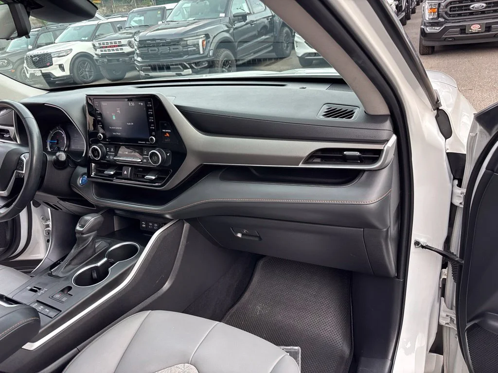 Used 2022 Beige Toyota Bronze Edition image 34