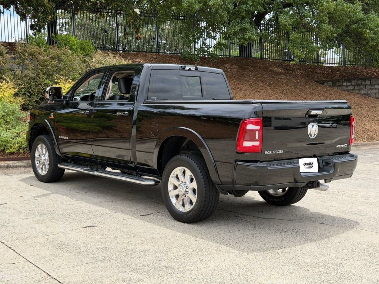 Used 2021 Diamond Black Crystal Pearlcoat Ram Laramie 4x4 Crew Cab image 6