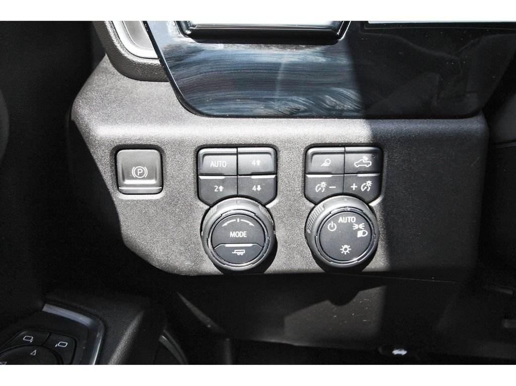 Used 2023 White Chevrolet LT image 19