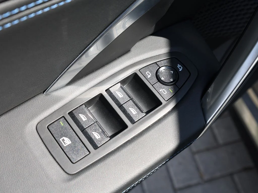 Used 2026 Silver BMW M35i image 12