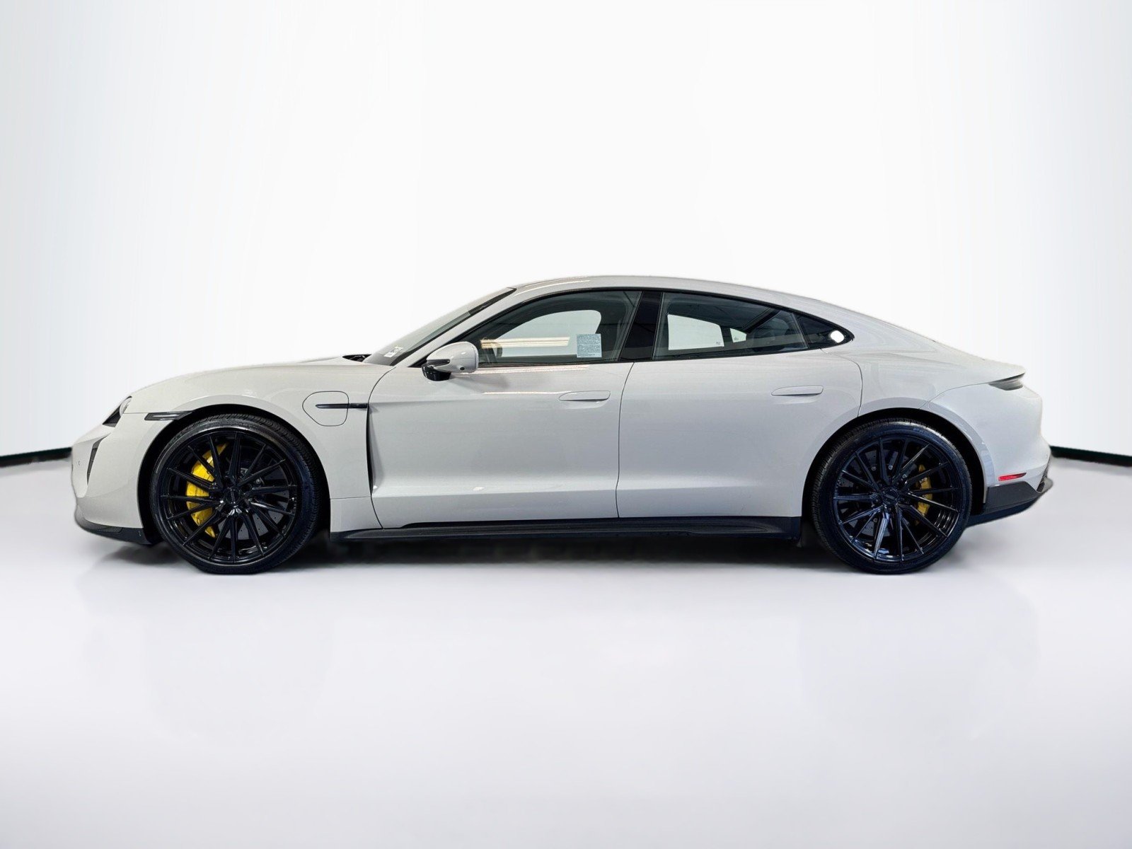 Used 2021 Chalk Porsche Turbo image 2