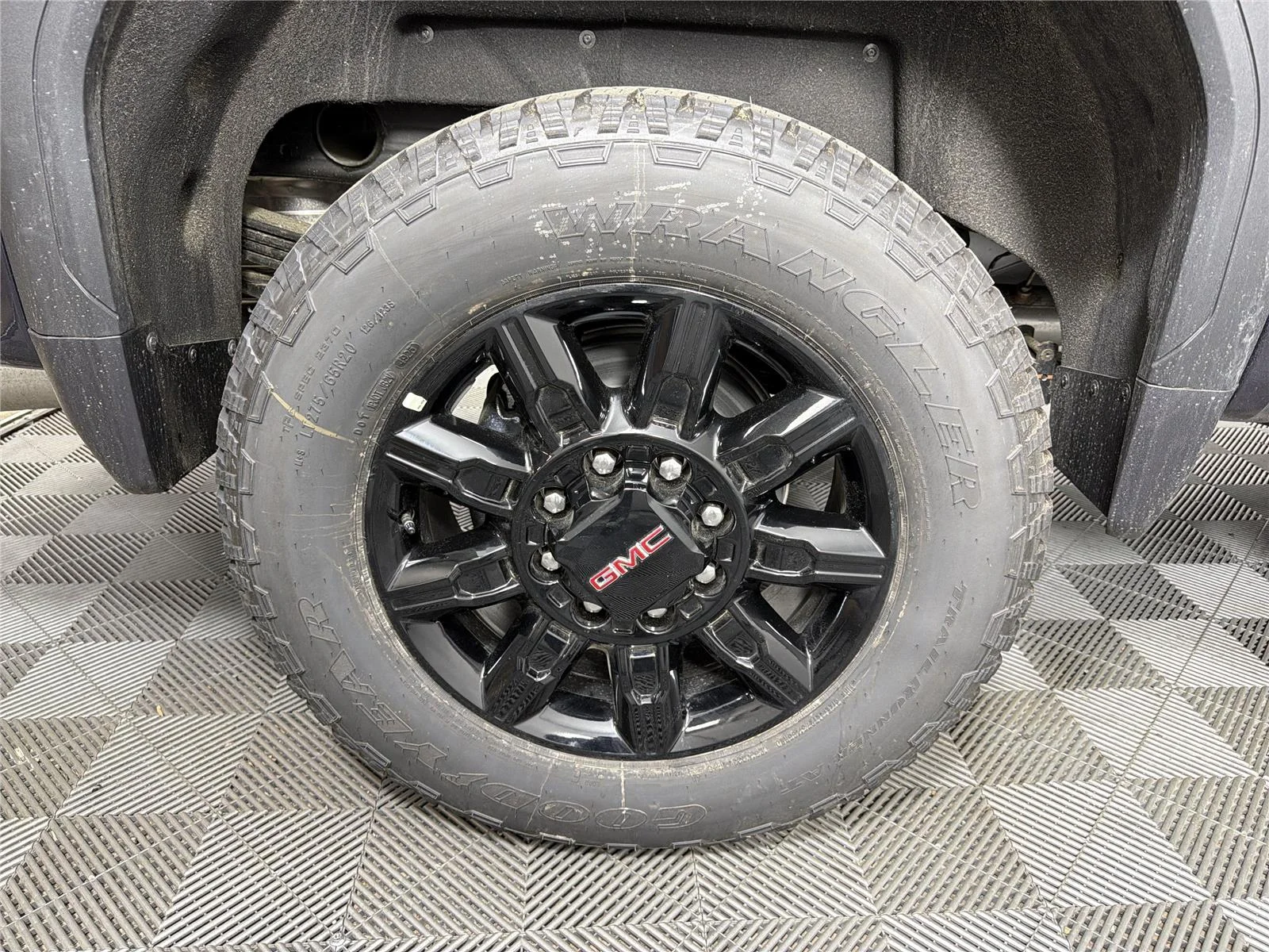 New 2026 Titanium Rush Metallic GMC AT4 image 16