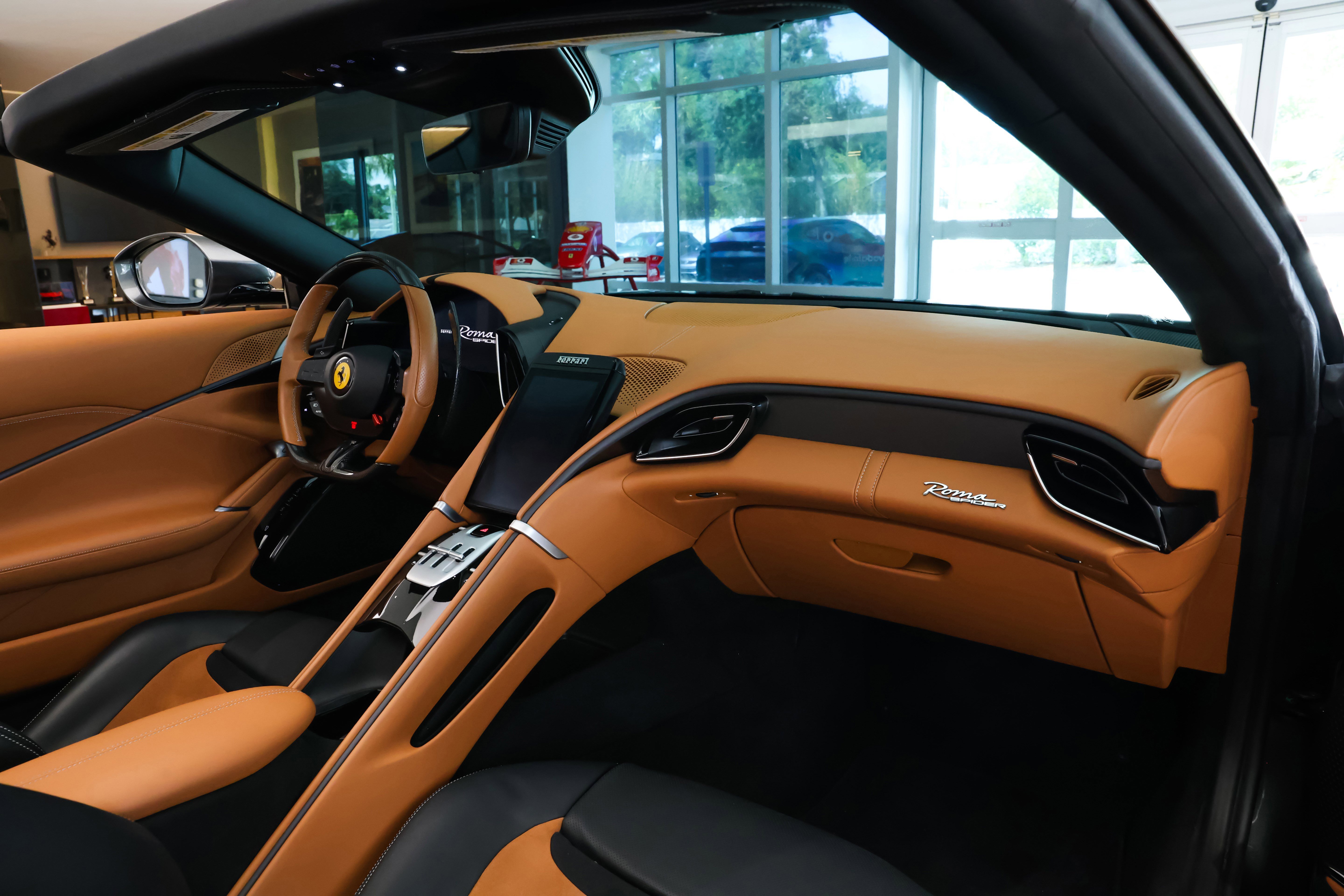 Used 2025 Grigio Silverstone Ferrari  image 34