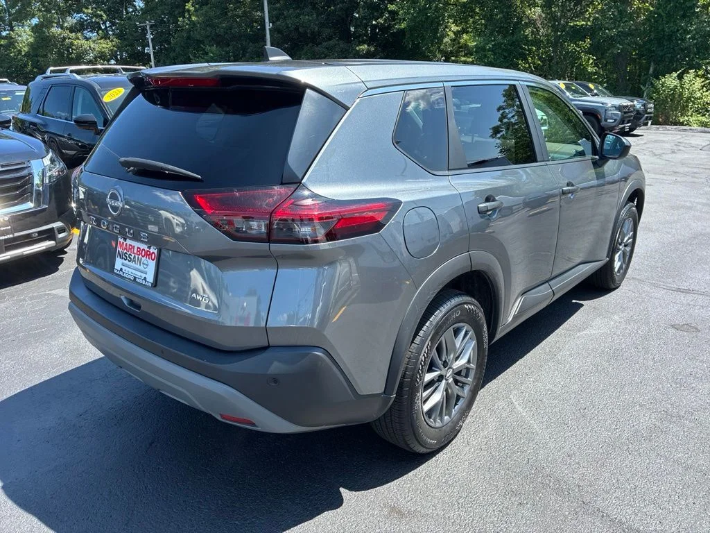Used 2023 Gray Nissan S image 7