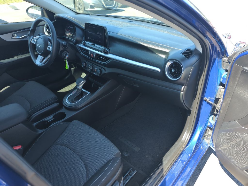 Used 2023 Blue Kia LXS image 34