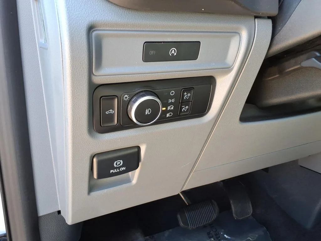Used 2025 White Ford XLT image 34
