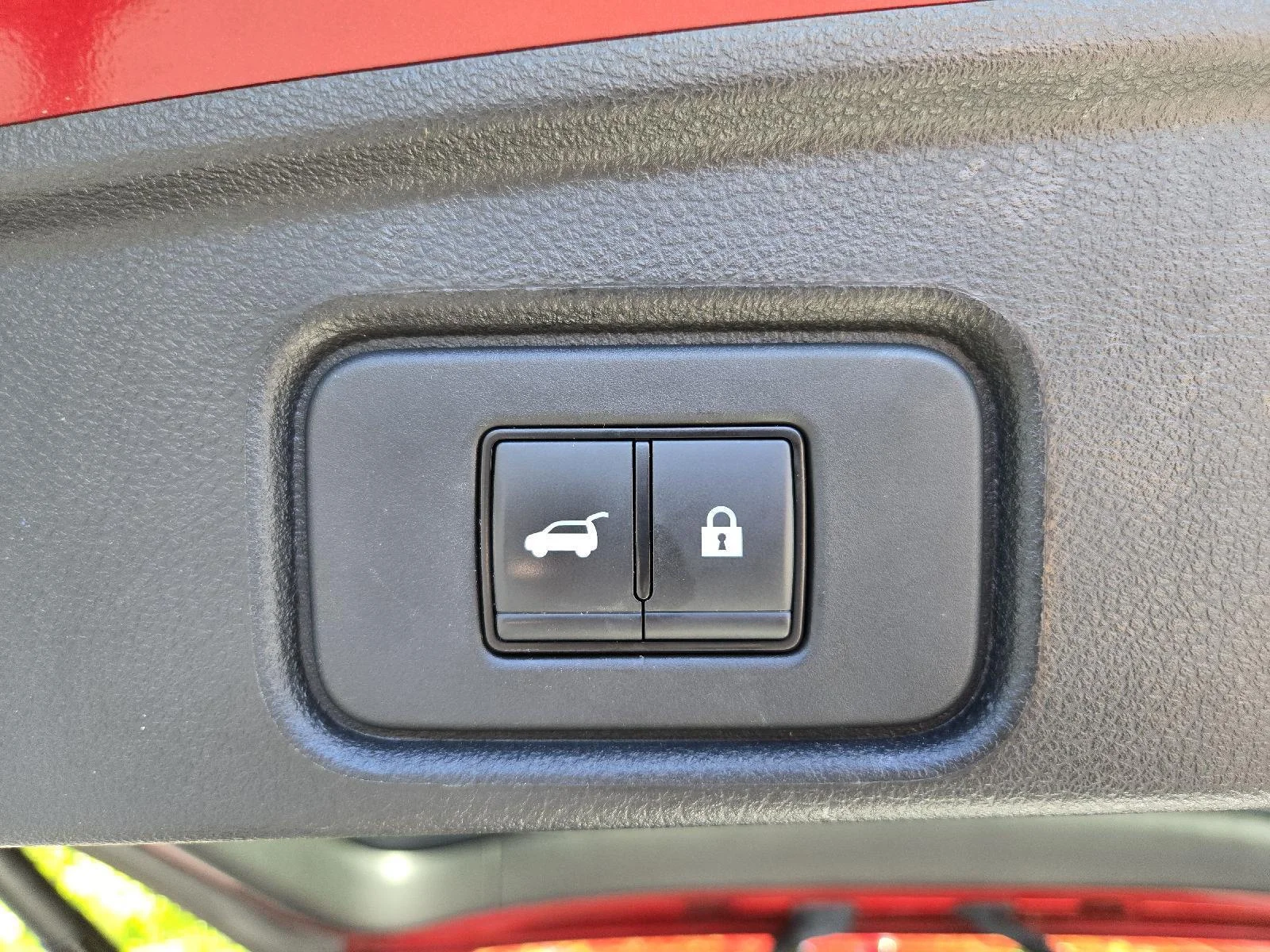 Used 2024 Scarlet Ember Nissan Platinum image 10
