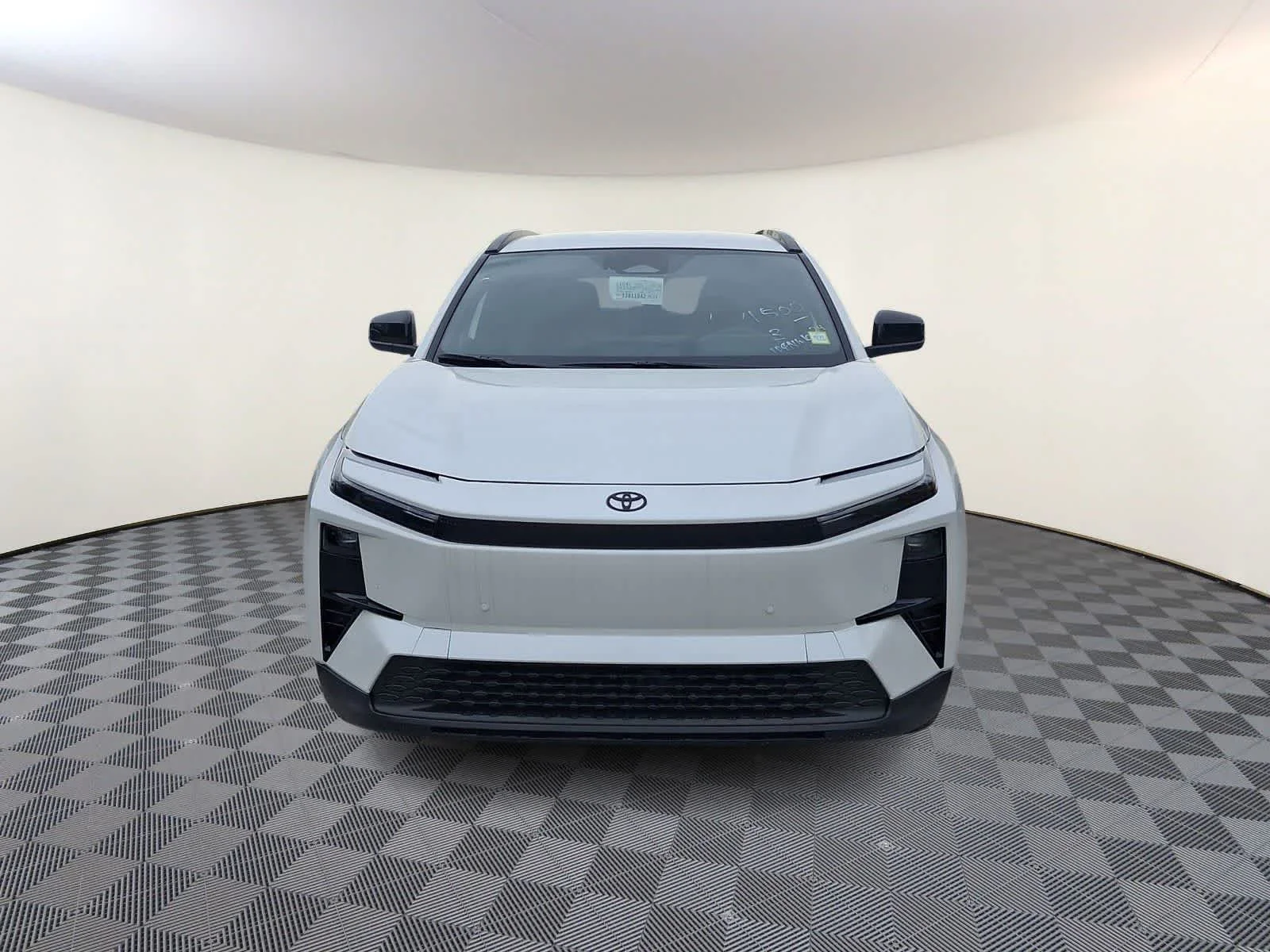New 2026 Wind Chill Pearl <sup>1</sup> Toyota  SE image 2