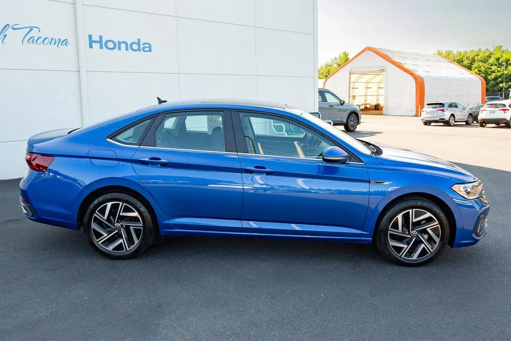 Used 2023 Blue Metallic Volkswagen 1.5T SEL image 16