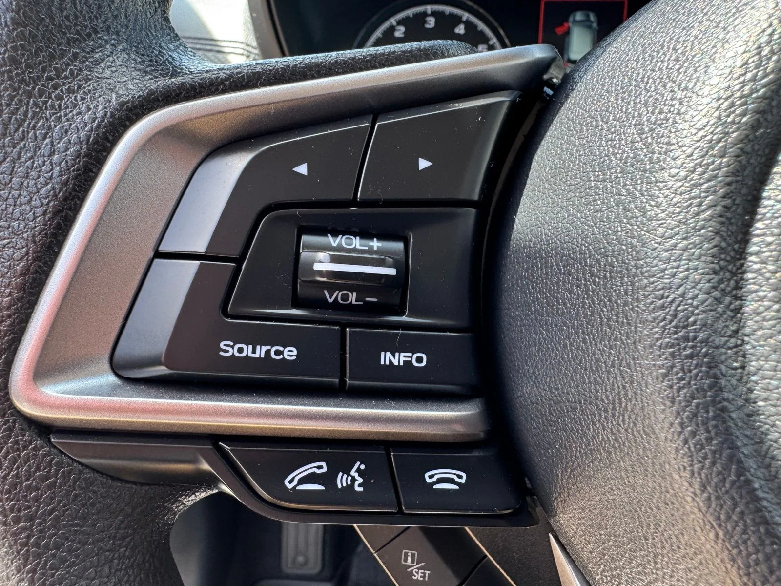 Used 2023 White Subaru Base image 17