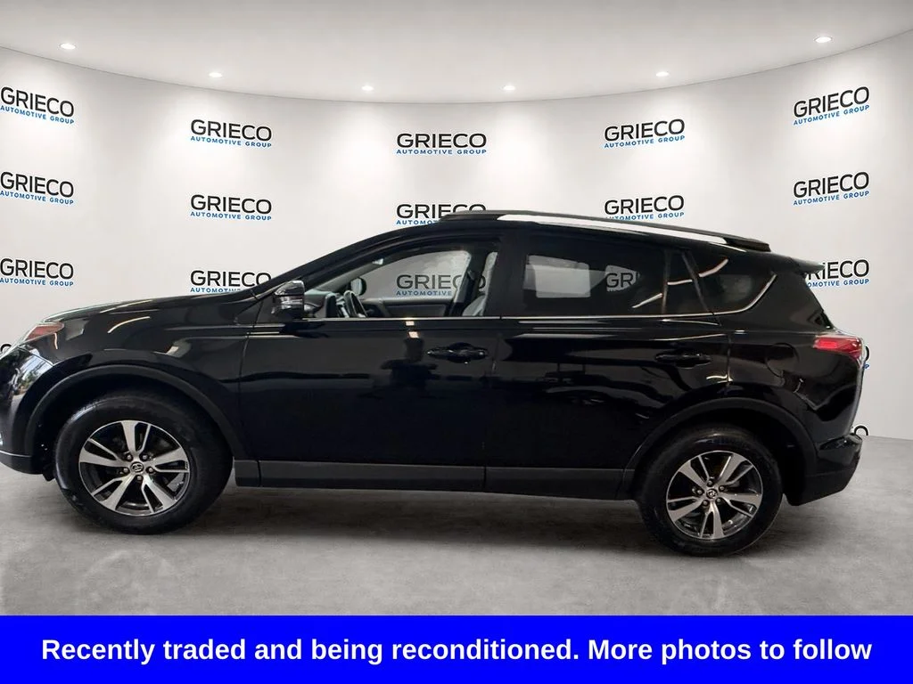 Used 2018 Black Toyota XLE image 4