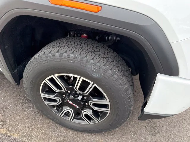 Used 2023 White GMC AT4 image 10