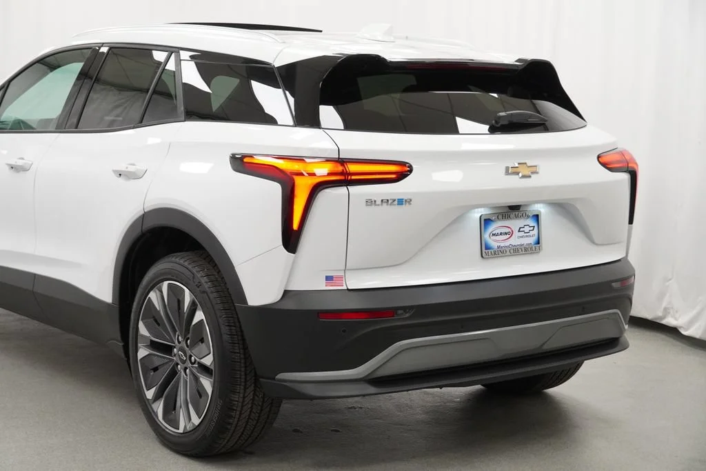 New 2026 Summit White Chevrolet LT image 36