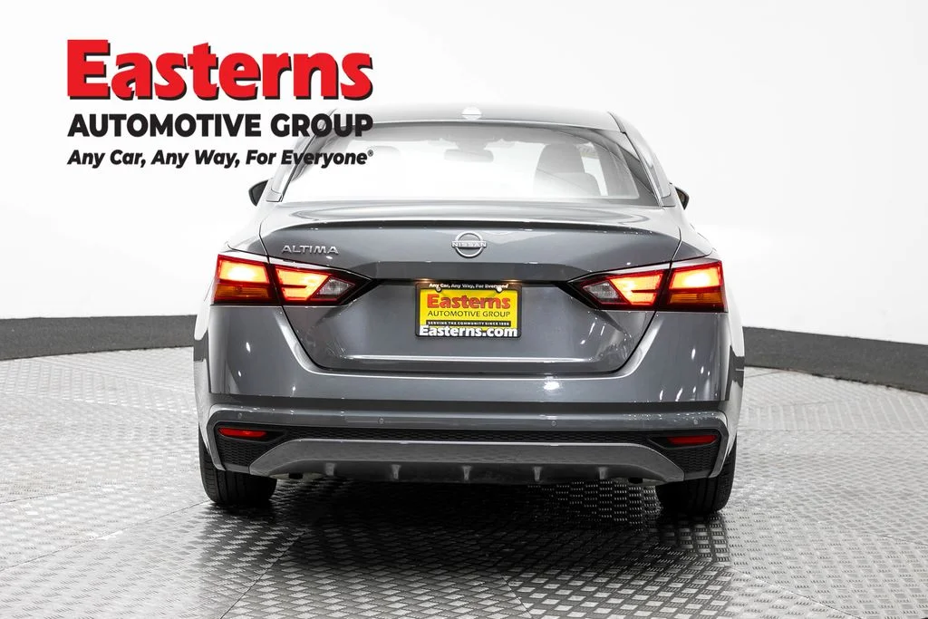 Used 2025 Gray Nissan 2.5 SV image 6