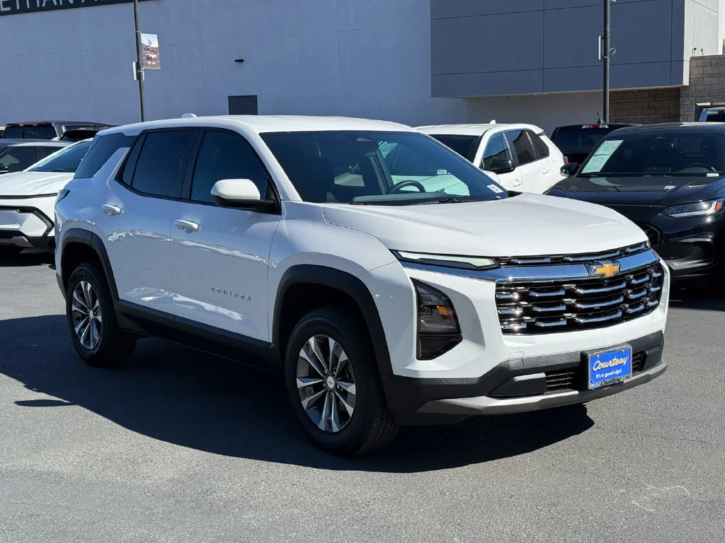 Used 2026 Summit White Chevrolet LT image 5