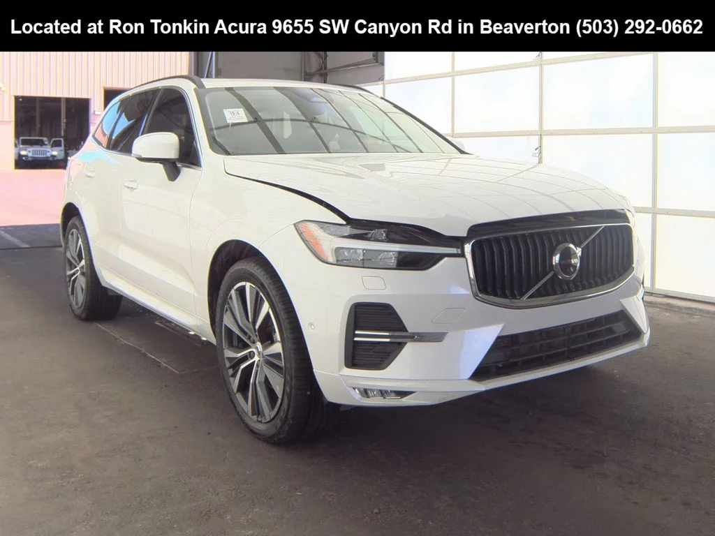 2022 Volvo XC60 B5 Momentum AWD's photo