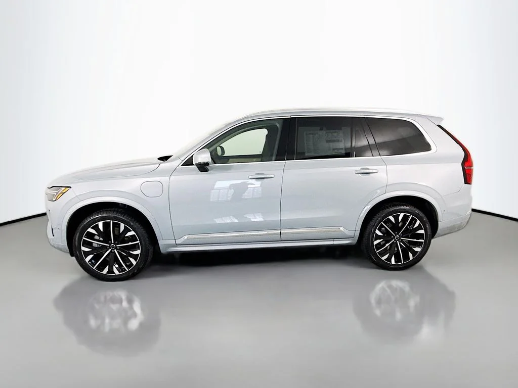 New 2026 Gray Metallic Volvo T8 Plus image 2