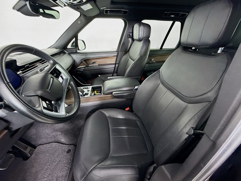 Certified Used 2023 Black Land Rover SE image 5