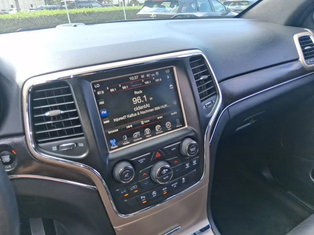 Used 2017 White Jeep Limited image 13