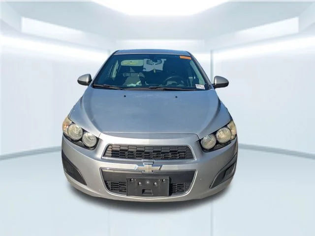 Used 2015 Silver Chevrolet LS image 5