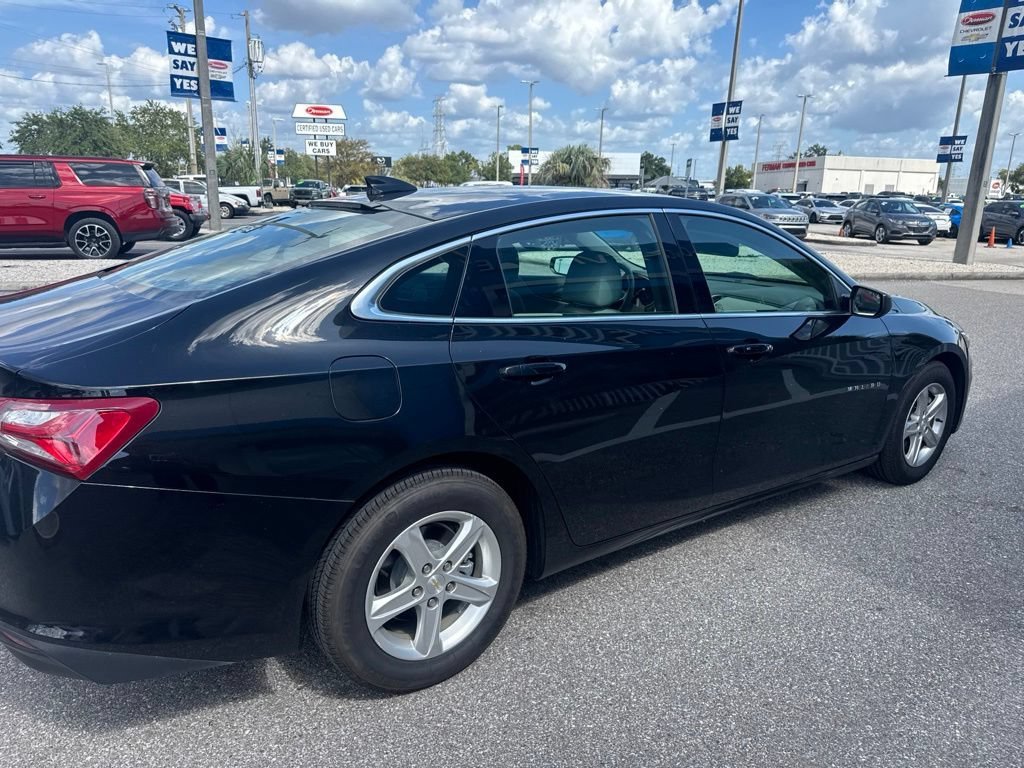 Used 2022 Mosaic Black Metallic Chevrolet LT image 5