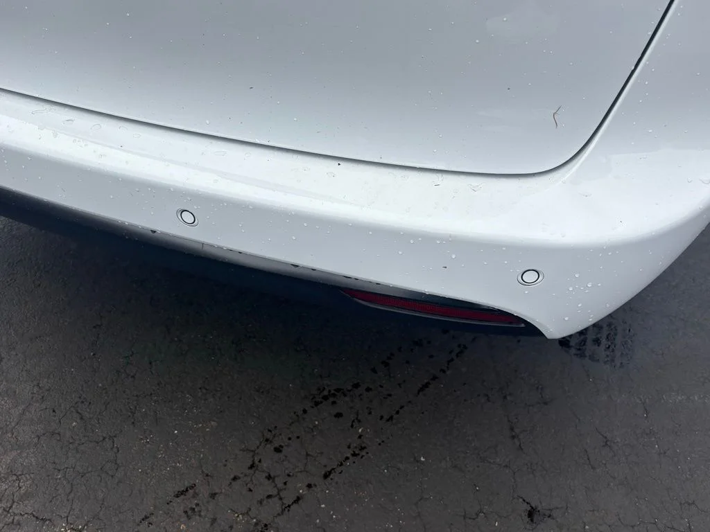 New 2026 Bright White Clear-Coat Exterior Paint Chrysler LX image 9