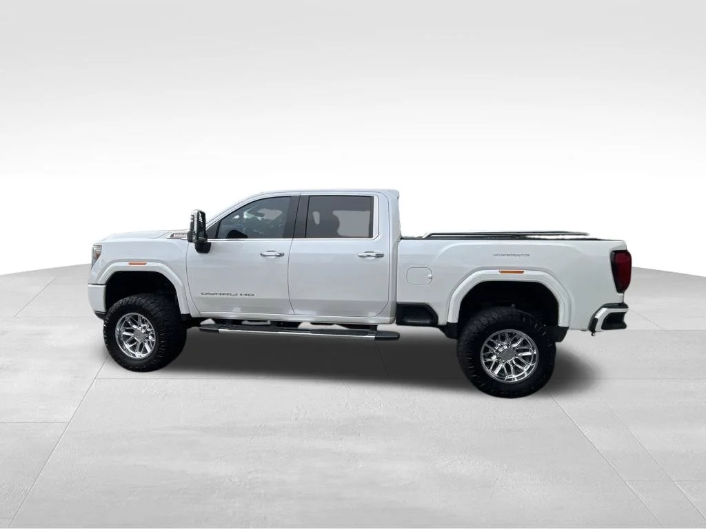 Used 2020 White GMC Denali image 9