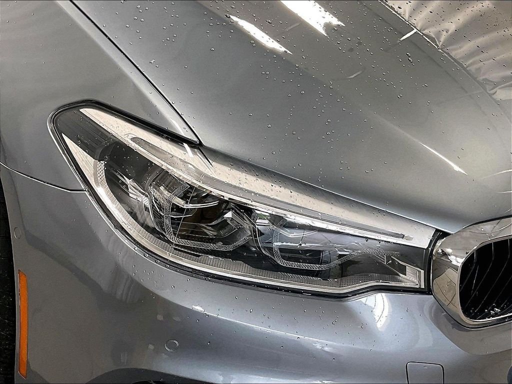 Used 2019 Blue BMW 530e xDrive iPerformance image 33