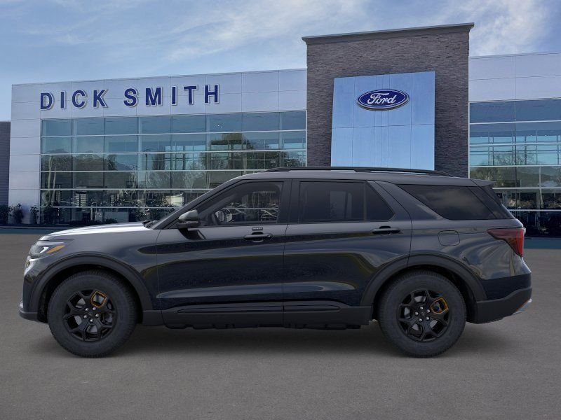 New 2026 Agate Black Metallic Ford Tremor® image 3