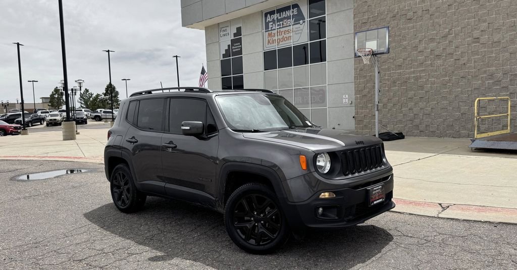 Used 2018 Gray Jeep Latitude image 2