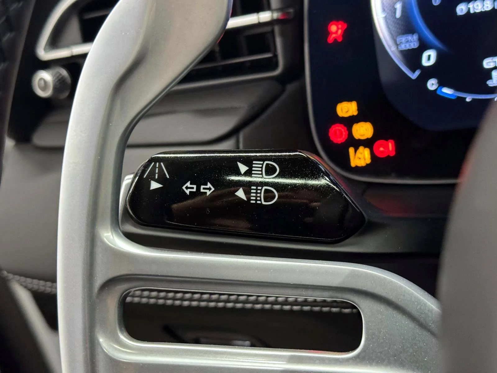 Used 2025 White Maserati  image 25